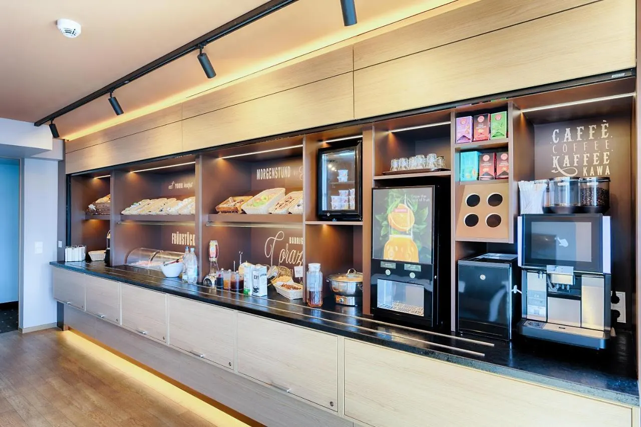 B&B Hotel Muenchen-Hbf  ミュンヘン